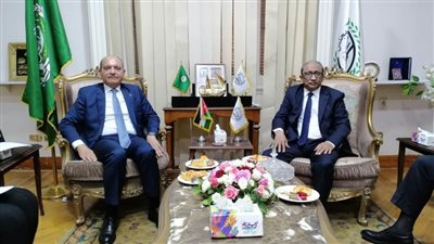 أمين عام الوحدة الاقتصادية يستقبل السفير أمجد العضايلة