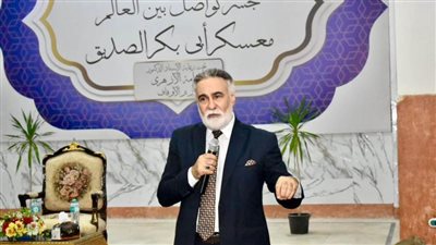 الأوقاف تستعين بالفنان طارق الدسوقي في ورشة تثقيفية بالمعسكر الأول لطالبات الأزهر المتفوقات بالإسكندرية