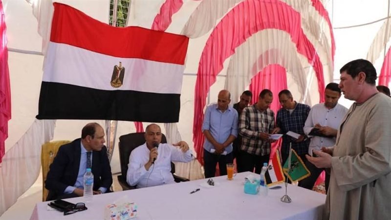 محافظ المنيا خلال