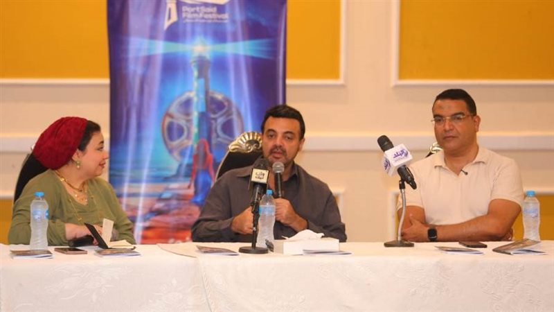 جانب من الندوة