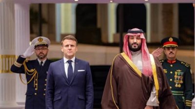 ولي العهد السعودي والرئيس الفرنسي يبحثان هاتفيًا نتائج المؤتمر الدولي لتنفيذ حل الدولتين