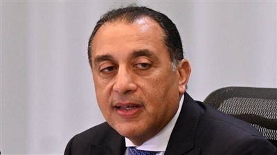 رئيس الوزراء يغادر إلى نيويورك لترؤس وفد مصر في مؤتمر حل الدولتين