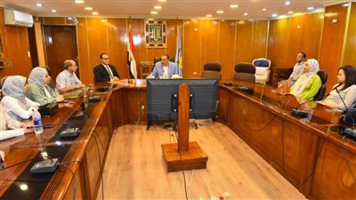 محافظ أسيوط يطلق مشروعات إنتاجية لتمكين خريجي الطب البيطري ودعم ريادة الأعمال الزراعية