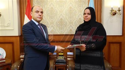 محافظ كفر الشيخ يُسلّم 26 عقد تقنين أراضي أملاك دولة للمستفيدين