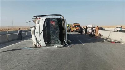 إصابة 19 شخصا في حادث انقلاب أتوبيس بطريق مصر- الإسماعيلية بالشرقية 