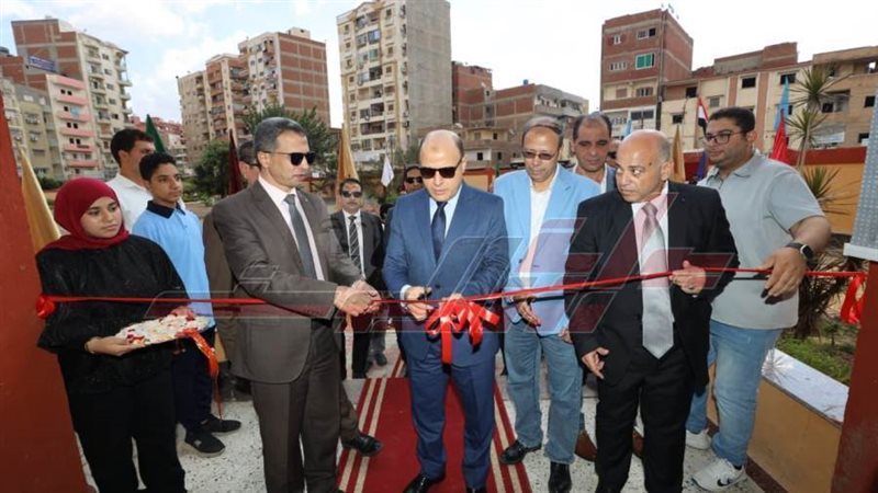 افتتاح المدرسة