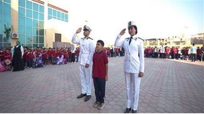 بمناسبة بدء العام الدراسي الجديد.. وزارة الداخلية تصطحب أبناء الشهداء إلى مدارسهم