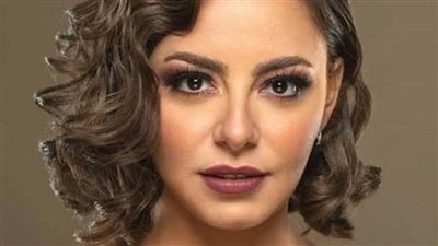 إلهام عبدالبديع تعلن اعتزالها الفن بعد ساعات من عودتها لزوجها السابق