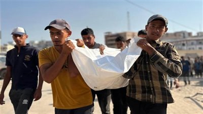 10 شهداء فلسطينيين من منتظري المساعدات برصاص جيش الاحتلال وسط قطاع غزة