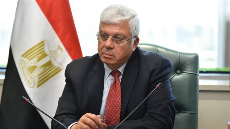 الدكتور. ايمن عاشور