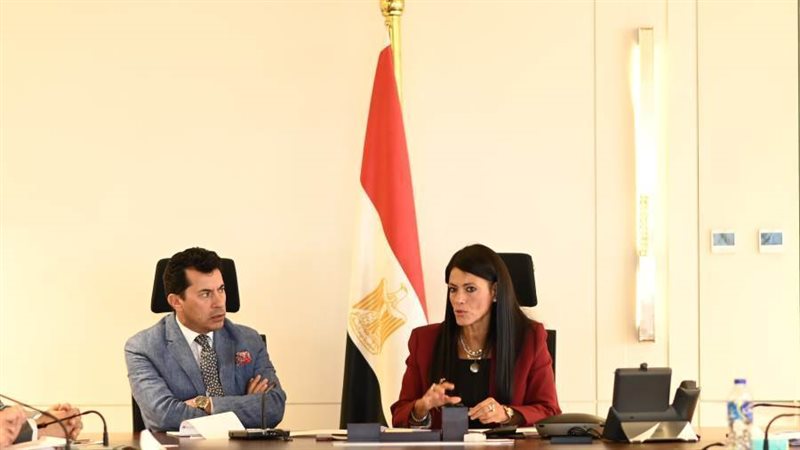 د. أشرف صبحى ود.