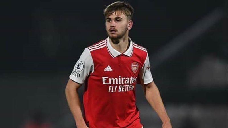 نجم اكاديمية أرسنال