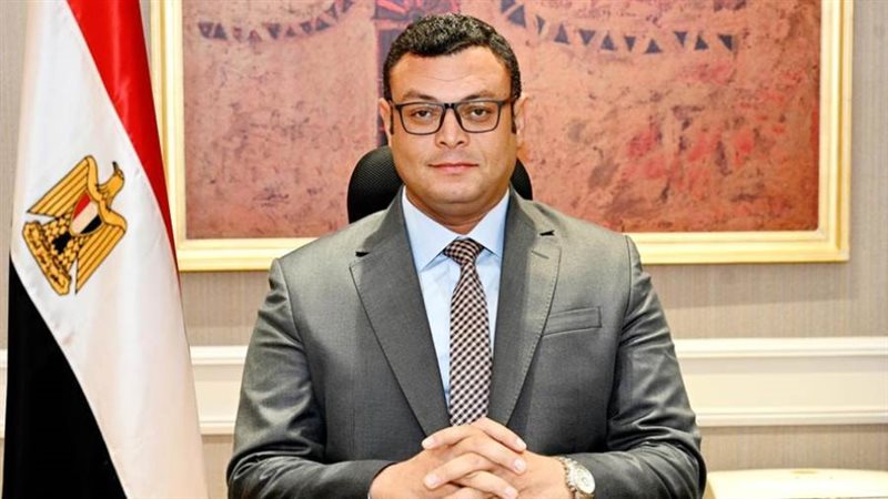 وزير الإسكان والمرافق