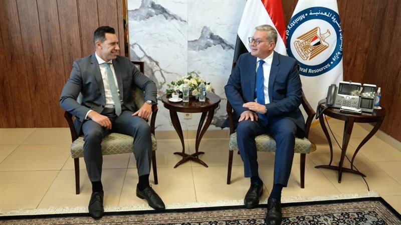 وزير البترول يبحث