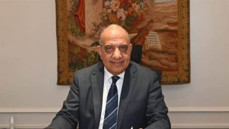 الدكتور محمود عصمت