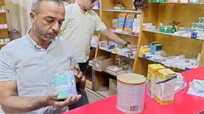 ضبط صيدلية غير مرخصة تحوي أدوية منتهية الصلاحية بمركز منفلوط في أسيوط