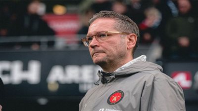 الدنماركي يقترب من خلافة الاسباني في الأهلي