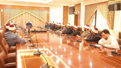 مفتي الجمهورية يناقش مع أمناء الفتوى والباحثين بدار الإفتاء خطط تطوير المشروعات العلمية والبحثية