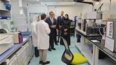 وزير الصحة يجري زيارات ميدانية لمؤسسات قطرية لبحث تعزيز الشراكات البحثية