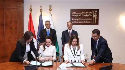 وزير الاتصالات ومحافظ الجيزة يشهدان توقيع مذكرة تفاهم لتنفيذ مشروعات التطوير المؤسسى الرقمي 