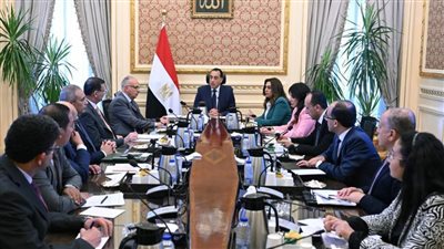 رئيس الوزراء يُتابع الخطة التنفيذية لمنظومة تطهير المجاري المائية