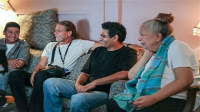 ظهور نادر لسمية الألفي في كواليس تصوير 