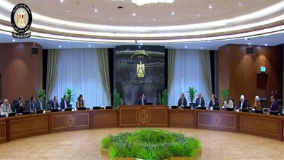 رئيس الوزراء يوجه بإسراع الخُطى للانتهاء من المشروعات المُتفق على طرحها