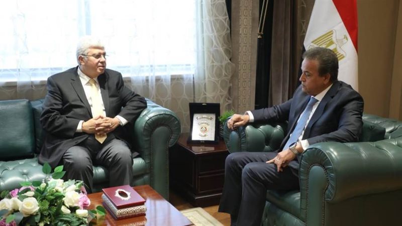 وزيرا الصحة والتعليم