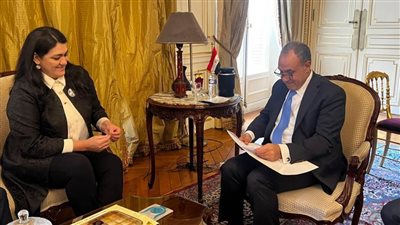 وزير الخارجية يلتقي 