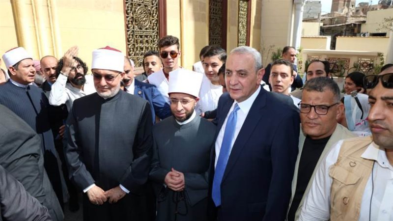 المحافظ ووزير الأوقاف