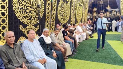 آلاف المشيعين يودعون جثمان الدكتور أحمد عمر هاشم بقرية بني عامر