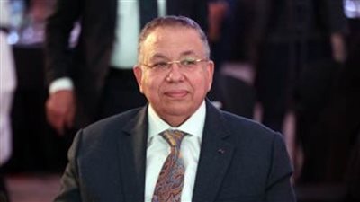 نقيب الأشراف يؤدي صلاة الجنازة على د. أحمد عمر هاشم بمسقط رأسه بالشرقية