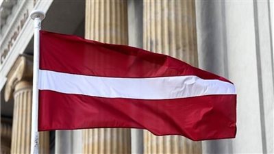 لاتفيا تغلق مجالها الجوي على الحدود مع روسيا