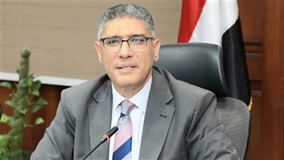 محافظ الجيزة يهنئ الدكتور خالد العناني بفوزه مديرًا عامًا لليونسكو