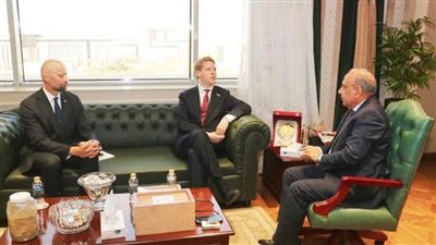 وزير الكهرباء يبحث مع وزير نرويجي ومسؤولي 