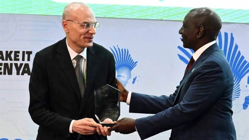 توزيع جوائز القمة