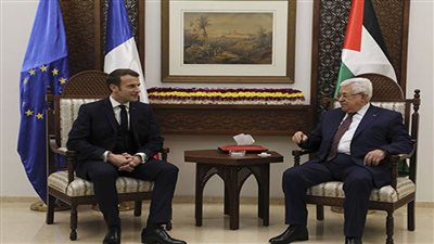 الرئيس الفلسطيني عباس يجتمع مع نظيره الفرنسي