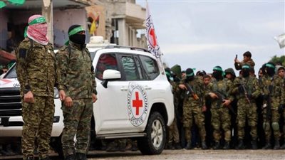 جيش الاحتلال يؤكد تسلم الصليب الأحمر جثتين لمحتجزين كانا بقطاع غزة