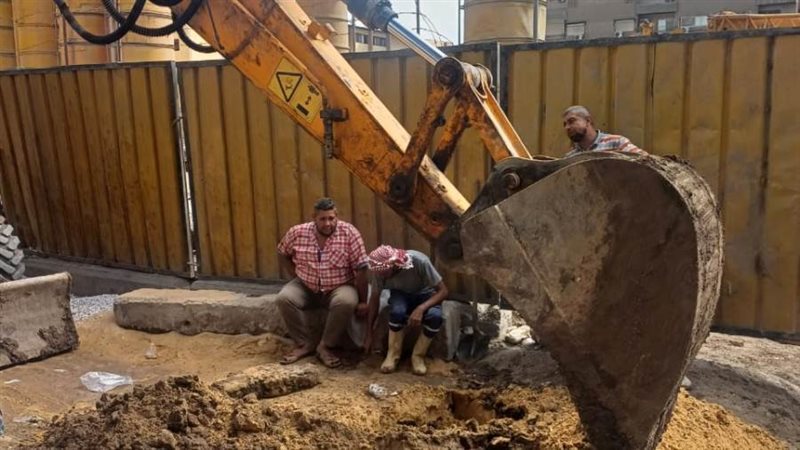 كسر بخط مياه بشارع