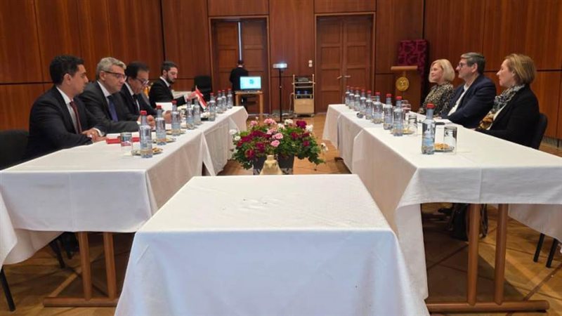 اجتماع وزير الصحة