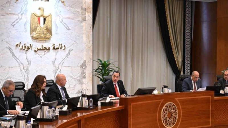 رئيس الوزراء خلال