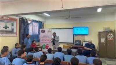 الداخلية تواصل عقد لقاءات مع طلبة المدارس والجامعات بالمحافظات للتوعية بمخاطر المخدرات 