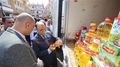 محافظ كفر الشيخ يتفقد سوق «اليوم الواحد» بقلين