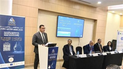 وزير الإسكان يستعرض جهود الوزارة في مشروع التكيف مع تغير المناخ