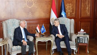 الفريق أسامة ربيع يشهد توقيع عقد بين مصنع مصر ومجموعة NERI الإيطالية 