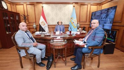 محافظ كفر الشيخ يبحث سبل دعم المشروعات وجذب الاستثمارات الجديدة