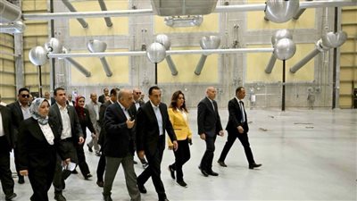 مدبولي يتابع مراحل الاختبار والتشغيل التجريبي لمحطة الربط الكهربائي المصري السعودي العملاقة بمدينة بدر