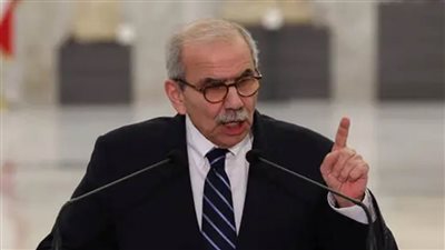 رئيس الوزراء اللبناني يبحث مع وفد فلسطيني أوضاع اللاجئين ومسار تسليم السلاح داخل المخيمات