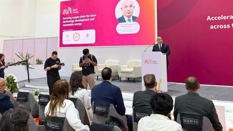 مصطفى شيخون خلال