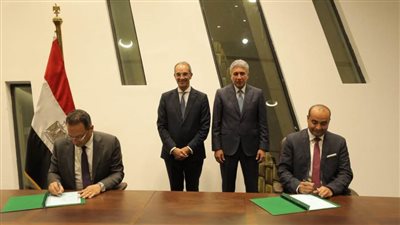  توقيع بروتوكولي تعاون بين وزارة السياحة والآثار ووزارة الاتصالات وتكنولوجيا المعلومات